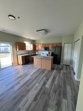 1011 Meadow View Dr in Salisbury, MD - Building Photo - Building Photo