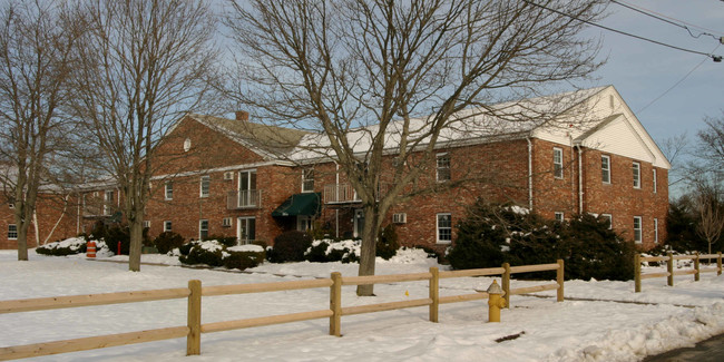 Abington Court Condominium in Abington, MA - Building Photo - Building Photo