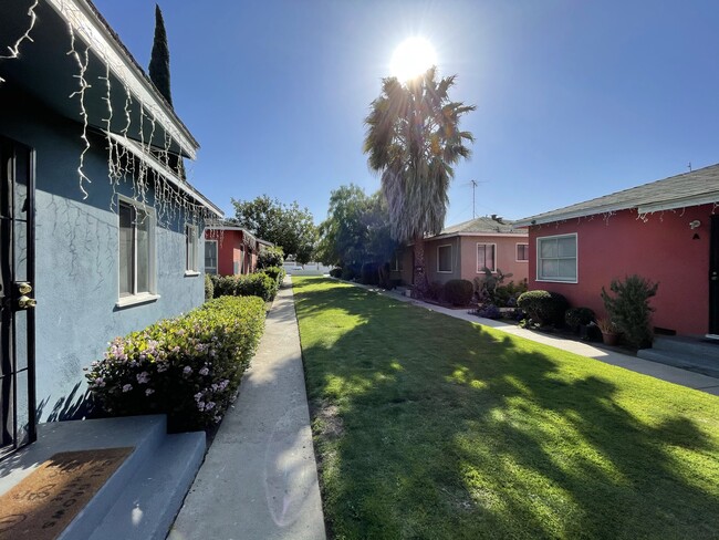 1940 Cloverfield Blvd in Santa Monica, CA - Building Photo - Building Photo