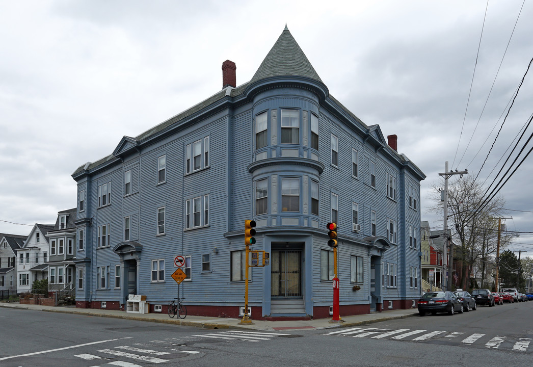 59 Cedar St in Somerville, MA - Building Photo