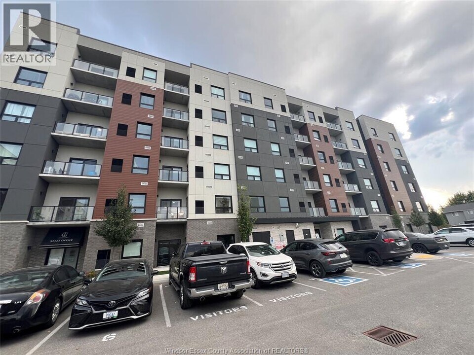 4785 Walker Rd in Windsor, ON - Building Photo