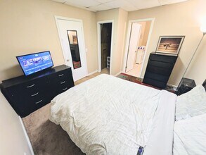 396 Plantation Rd SW in Smyrna, GA - Building Photo - Building Photo