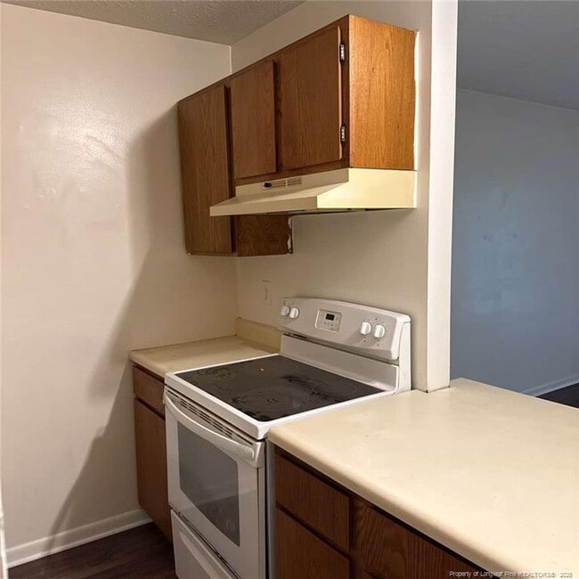 6408 Starbrook Dr in Fayetteville, NC - Foto de edificio - Building Photo