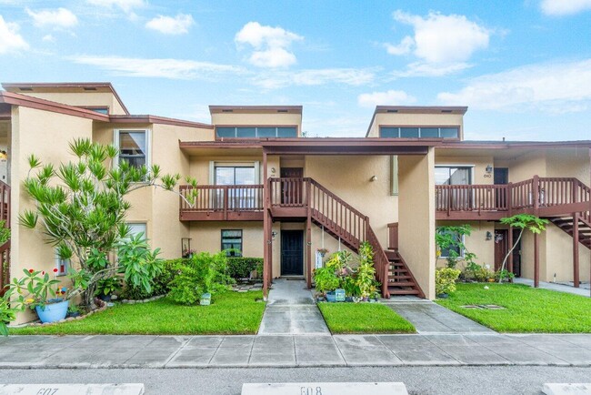 property at 608 Lakeview Dr E
