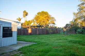 3292 Karok Ave in San Diego, CA - Foto de edificio - Building Photo