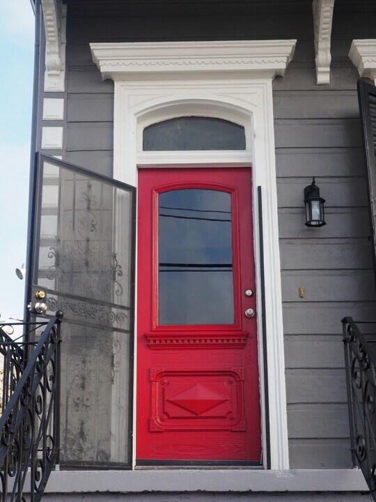 2621 Cleveland Ave in New Orleans, LA - Building Photo