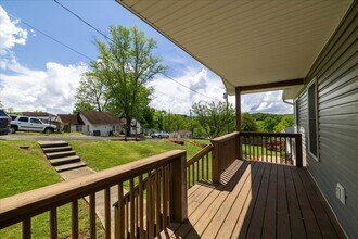 213 Morton St in Radford, VA - Building Photo - Building Photo