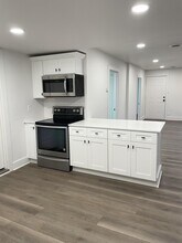 90 W Meyers Ave in Hazel Park, MI - Building Photo - Building Photo