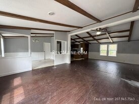 92 Park Dr in Canaan, ME - Building Photo