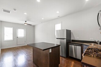 3123 N California Ave in Chicago, IL - Building Photo - Building Photo