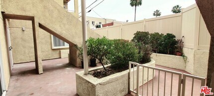 108 W Maple St in Glendale, CA - Building Photo - Building Photo