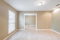 25411 Foxbriar Ln in Spring, TX - Foto de edificio - Building Photo