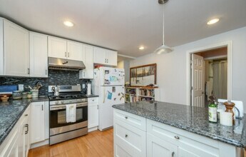 12 Lansing Pl, Unit #2 in Montclair, NJ - Building Photo - Building Photo