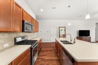 489 Bridgestone Way in Buda, TX - Building Photo - Building Photo