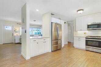 731 44th Ave NE in St. Petersburg, FL - Building Photo - Building Photo