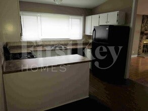 185 Paramount Dr in Wood Dale, IL - Building Photo - Building Photo