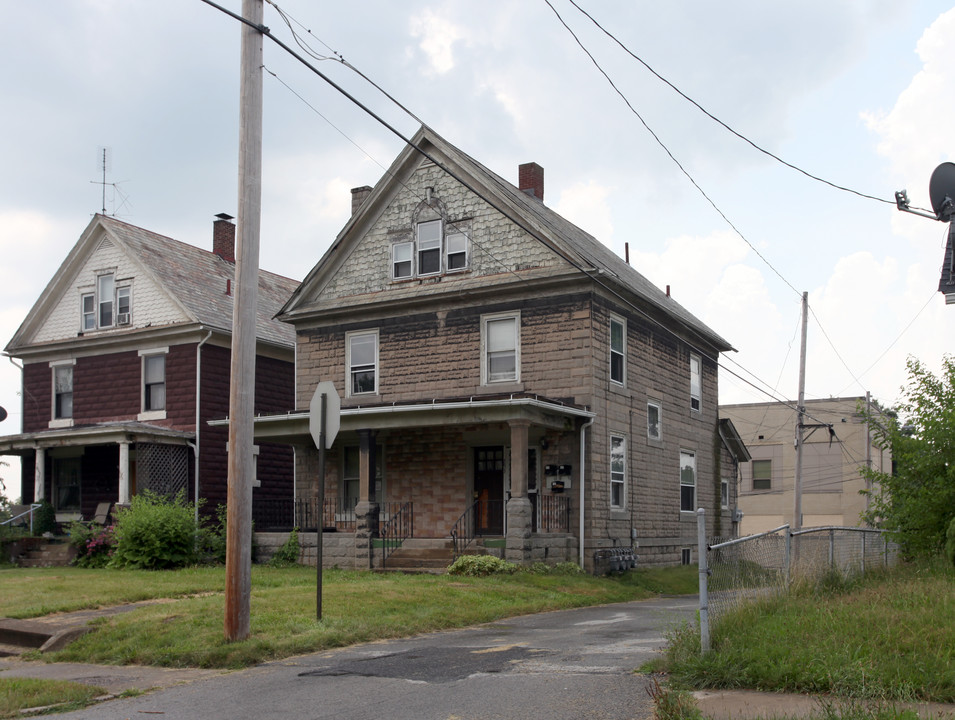 253 Vine St in Salem, OH - Building Photo