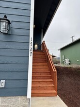 1727 SE Kane St in Roseburg, OR - Building Photo - Building Photo