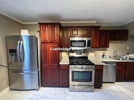 20 Linden St, Unit 1A in Somerville, MA - Building Photo