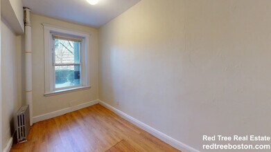 1810 Commonwealth Ave in Boston, MA - Foto de edificio - Building Photo