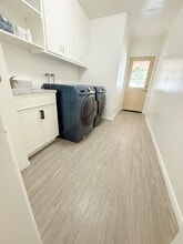 25446 Lane St in Loma Linda, CA - Foto de edificio - Building Photo