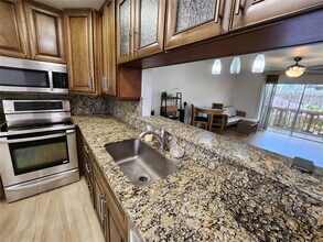 219 NE 14th Ave in Hallandale Beach, FL - Foto de edificio - Building Photo