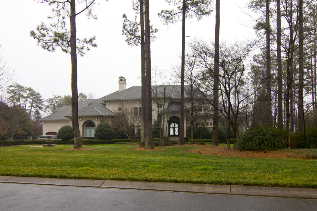 135 Falmouth Rd in Mooresville, NC - Building Photo