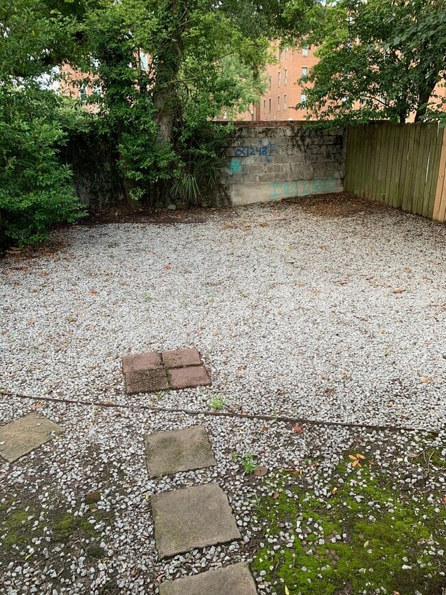 122 St Philip St in Charleston, SC - Building Photo - Building Photo