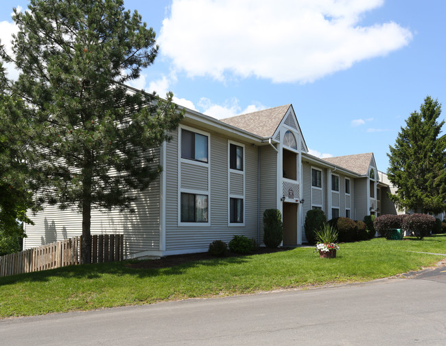 Clarendon Heights in Syracuse, NY - Foto de edificio - Building Photo