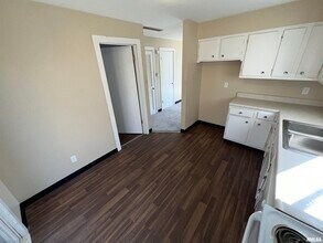 1331 W Jeth Ct in Peoria, IL - Building Photo - Building Photo