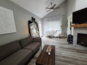 7150 SW Linette Way in Beaverton, OR - Building Photo - Building Photo