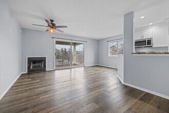 1009 Autumn Woods Ln in Virginia Beach, VA - Building Photo - Building Photo