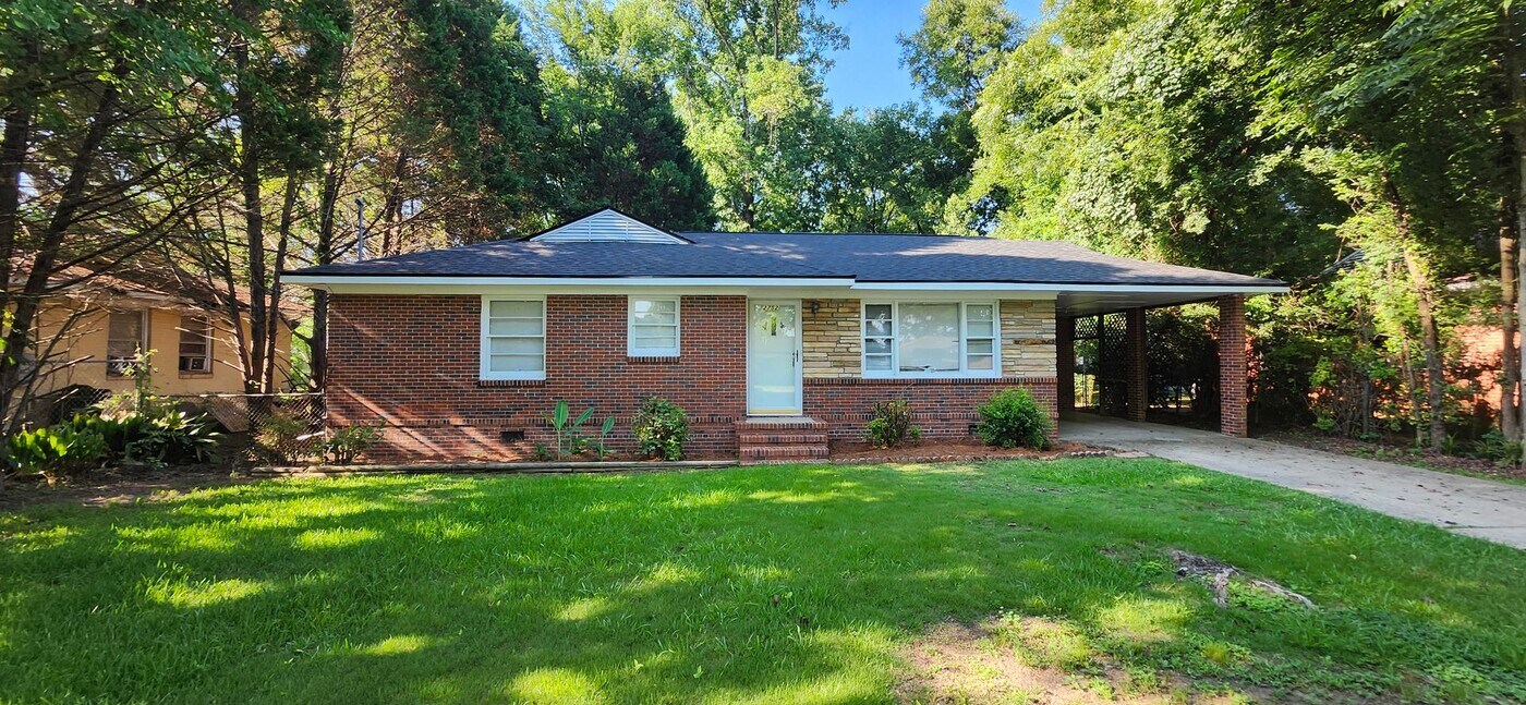 2752 Hawthorne Dr in Columbus, GA - Building Photo