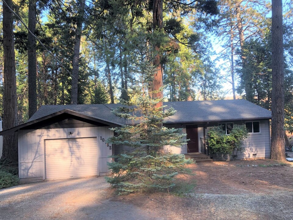 10752 Footwall Dr in Grass Valley, CA - Building Photo