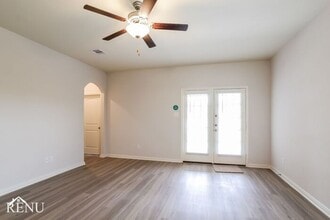 10475 Red Cardinal Dr in Cleveland, TX - Building Photo - Building Photo