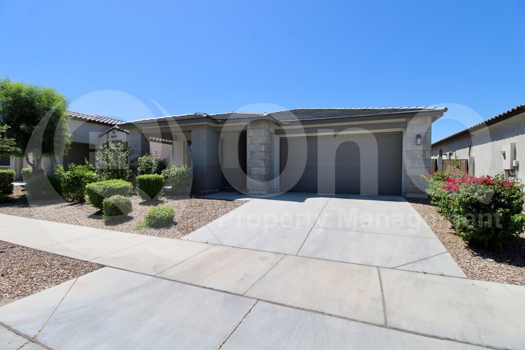 22729 E Domingo Rd in Queen Creek, AZ - Building Photo