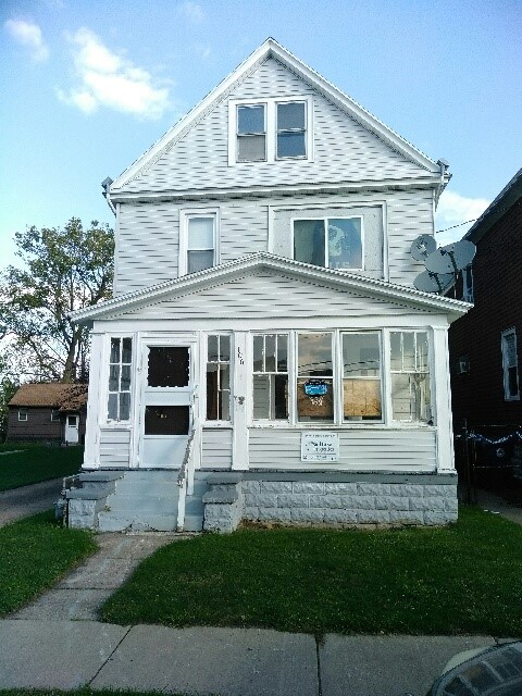 106 Kirby Ave in Buffalo, NY - Building Photo