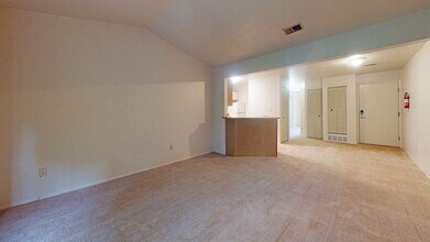 Indian Lakes Apartments in Mishawaka, IN - Building Photo - Building Photo