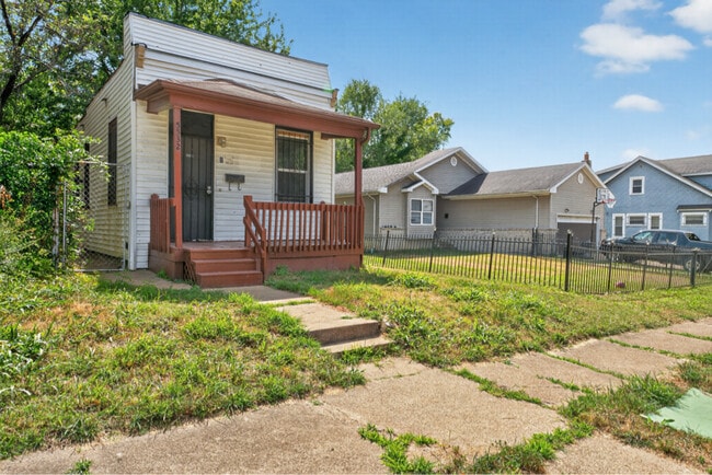 5532 Robin Ave in St. Louis, MO - Building Photo - Building Photo