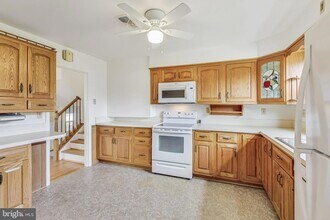 1208 Pinewood Dr in Frederick, MD - Building Photo - Building Photo