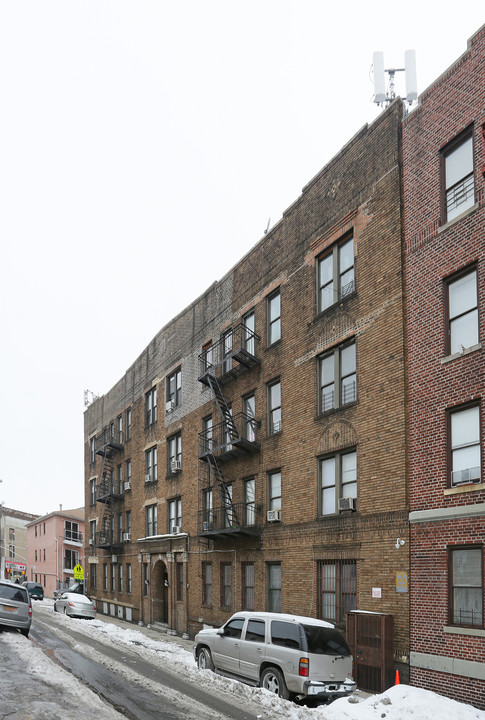 SUNNY APT in Brooklyn, NY - Building Photo