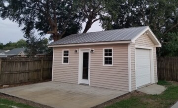2836 Winners Cir Dr in Navarre, FL - Building Photo - Building Photo