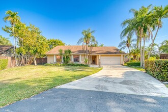 15531 SW 54th Terrace in Miami, FL - Building Photo - Building Photo