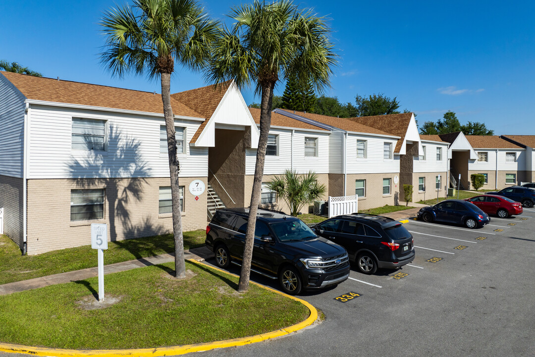 Manhattan Palms Condominiums in Tampa, FL - Foto de edificio