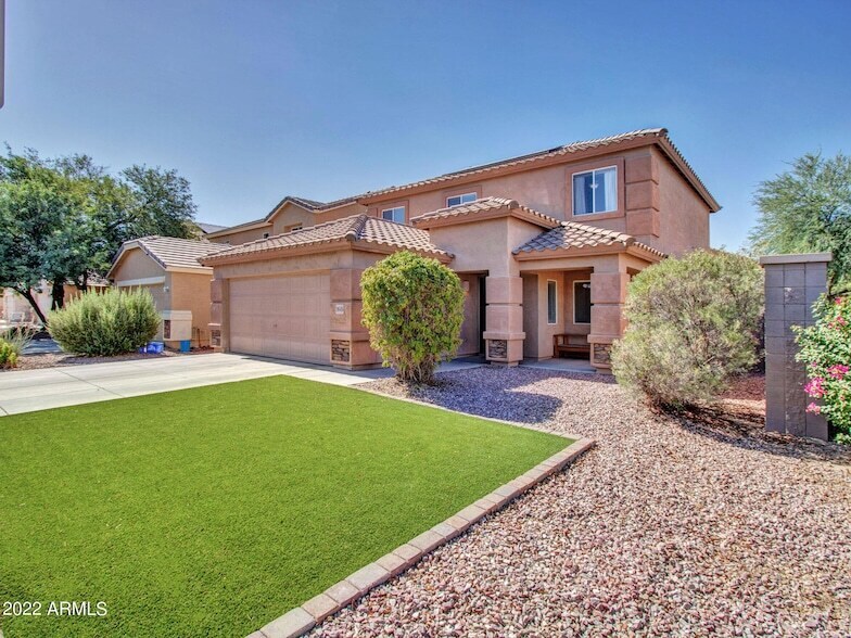 11645 W Mountain View Rd in Youngtown, AZ - Building Photo