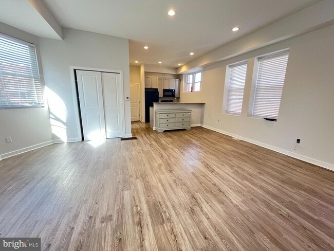 933-35-935 Belmont Ave, Unit 0804 in Philadelphia, PA - Foto de edificio - Building Photo