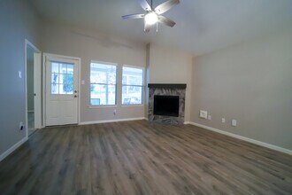 117 Harbour Town Cir in Montgomery, TX - Building Photo - Building Photo