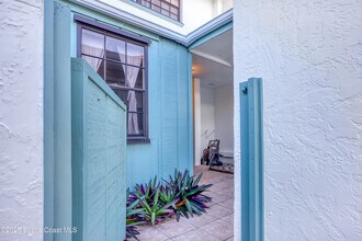 265 Kings Way in Satellite Beach, FL - Foto de edificio - Building Photo