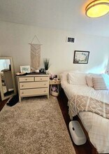 11058 NE 33rd Pl in Bellevue, WA - Building Photo - Building Photo