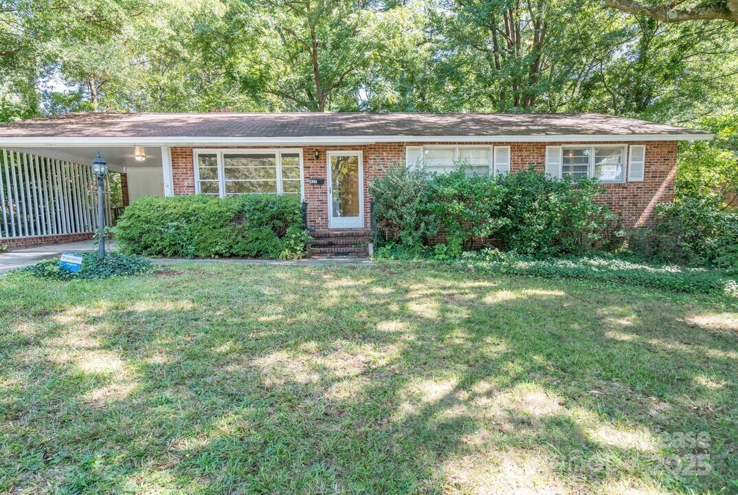 427 Scaleybark Rd in Charlotte, NC - Building Photo